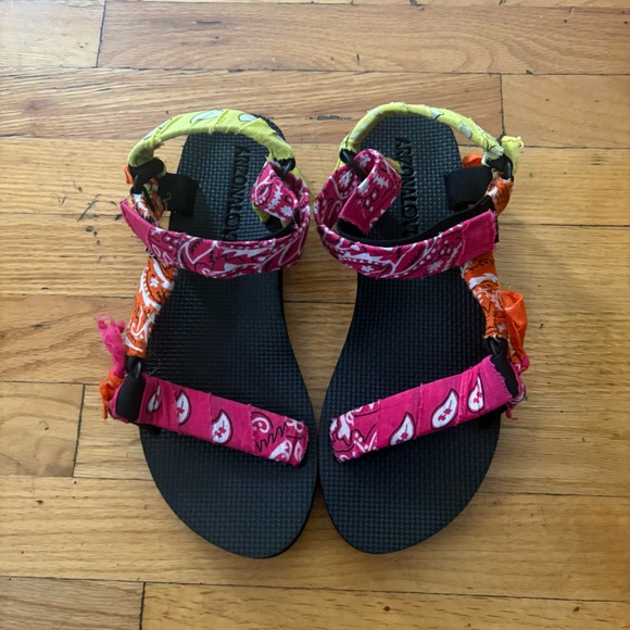 Arizona Love Bandana Sandals Size 11 - Picture 1 of 5